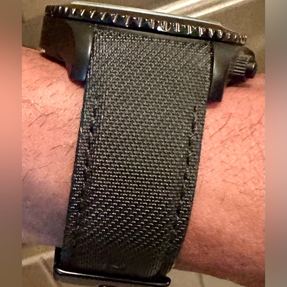 BMW WATCH , barely used, excellent condition.. - Picture 5 of 6